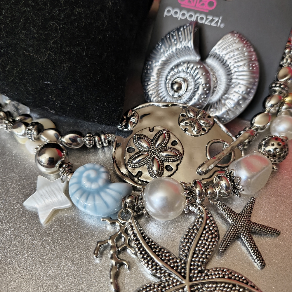 3 Pc Silver and Blue Beach Scape Charm Necklace X2 Earrings - Picture 2 of 14